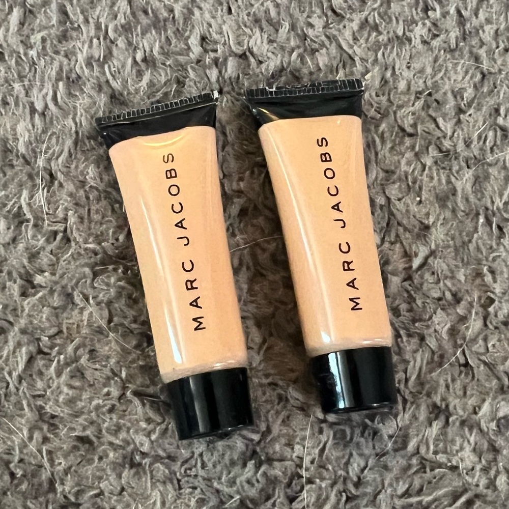 Marc Jacobs Youthful Look Foundation